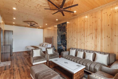 Deluxe Suite, Hill View | Free WiFi