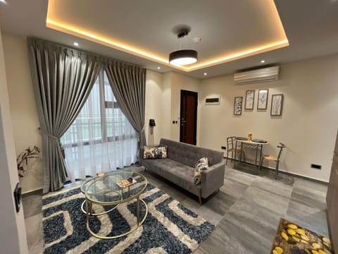 Deluxe Studio Suite | Living area