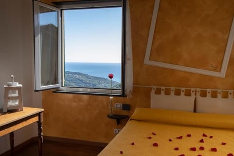 Deluxe Double or Twin Room, Sea View | Minibar, desk, WiFi (free)