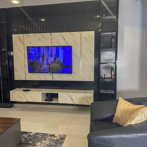 Comfort Apartment, Balcony, City View | Living area
