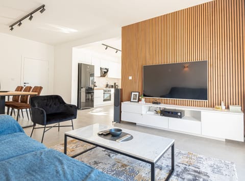 House (Three Bedroom Holiday Home) | Living room | 32-inch flat-screen TV with satellite channels