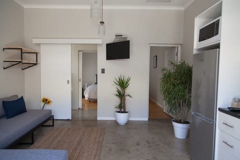 Comfort Studio, Multiple Beds, Refrigerator & Microwave | Premium bedding, iron/ironing board, free WiFi, bed sheets