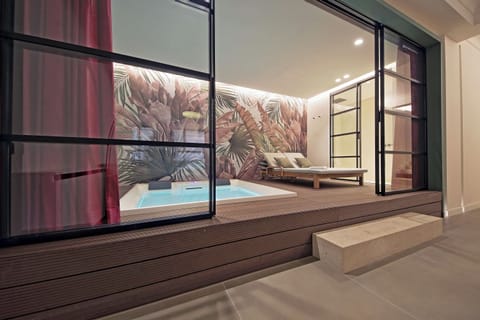 Apartment (2 Bedrooms) | Private spa tub