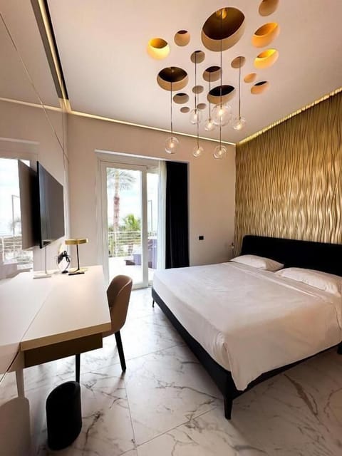 Classic Double or Twin Room, 1 Queen Bed | In-room safe, desk, laptop workspace, free WiFi