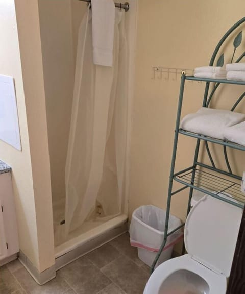 Shower, free toiletries, towels, soap