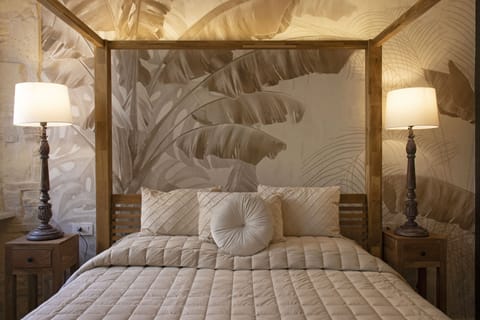 Luxury Double Room, Private Bathroom, City View | In-room safe, desk, blackout drapes, soundproofing