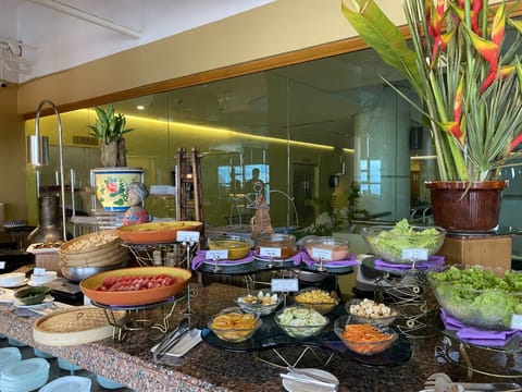 Daily local cuisine breakfast for a fee