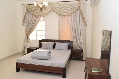 Luxury Villa, 5 Bedrooms, Kitchen | 5 bedrooms, premium bedding, minibar, laptop workspace