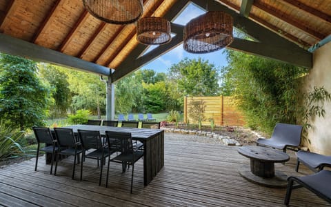 Superior Apartment, Garden View | Terrace/patio