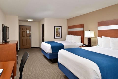 In-room safe, desk, laptop workspace, blackout drapes