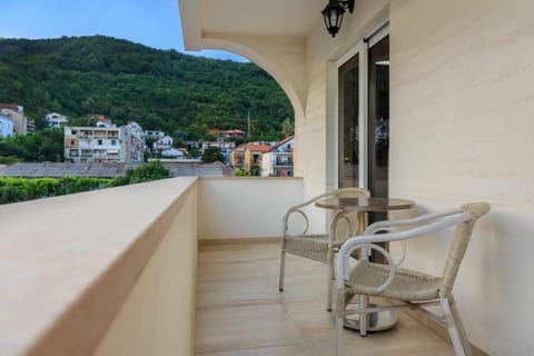 Standard Double Room | In-room safe, laptop workspace, iron/ironing board, free WiFi