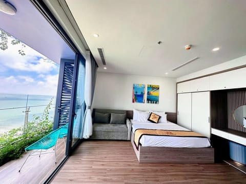 Elite Studio Suite | Premium bedding, Select Comfort beds, individually furnished, desk