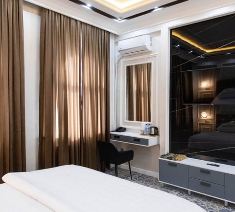 Comfort Double or Twin Room | Down comforters, minibar (some free items), desk, laptop workspace