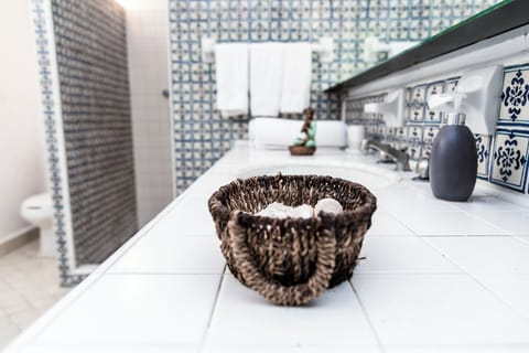 Iron/ironing board, free WiFi