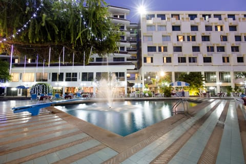 Outdoor pool, pool umbrellas, sun loungers