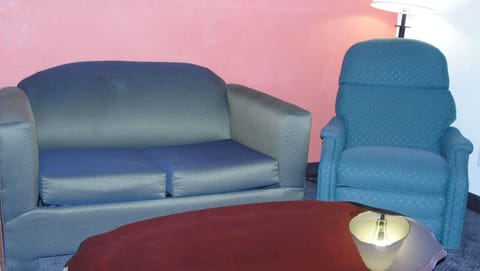 Standard Room, 1 King Bed, Non Smoking, Refrigerator & Microwave (with Single Sofabed) | Desk, laptop workspace, iron/ironing board, bed sheets