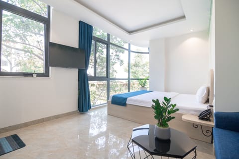 Deluxe Double Room Single Use | Desk, blackout drapes, free WiFi