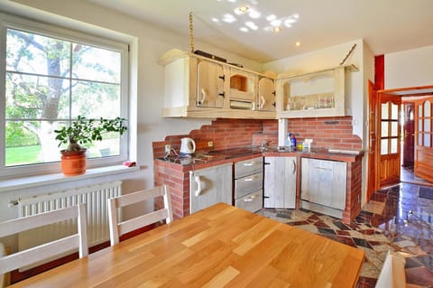 House | Private kitchen | Highchair