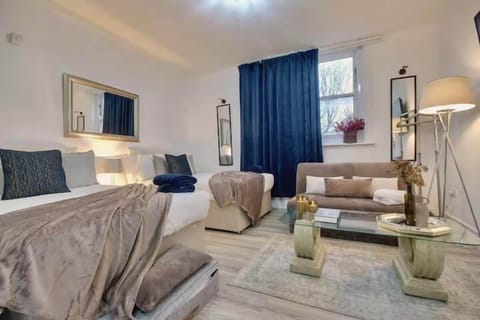 Studio | Living area