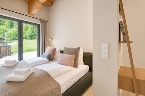 Chalet | 3 bedrooms, individually furnished, bed sheets