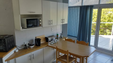 Comfort Apartment, Mountain View | Private kitchen