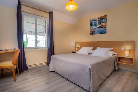 Standard Double Room | In-room safe, laptop workspace, free WiFi