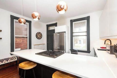 House, Multiple Beds, Patio, Garden View (Historic Retreat Gateway) | Private kitchen | Fridge, microwave, oven, stovetop