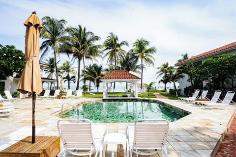 Indoor/outdoor pool
