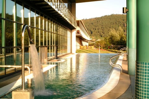 2 indoor pools, outdoor pool, sun loungers