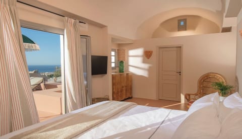 Terra Luxury Junior Suite Sea View | Iron/ironing board, free WiFi, bed sheets