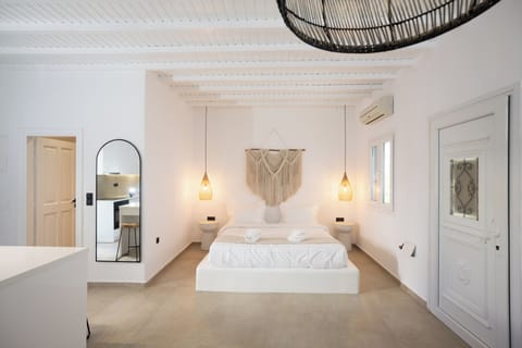 Deluxe Villa, Courtyard View | 2 bedrooms, blackout drapes, soundproofing, free WiFi