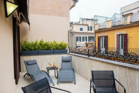 Luxury Suite, City View | Terrace/patio
