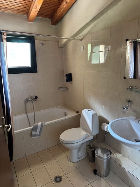 Economy Double Room, Balcony, Mountain View | Bathroom