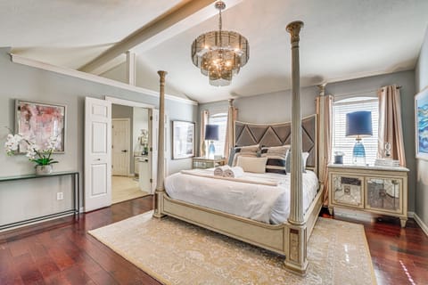 House (5 Bedrooms) | Interior