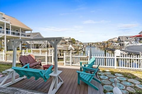 House, 4 Bedrooms | Terrace/patio