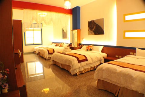 Family Room | Room amenity
