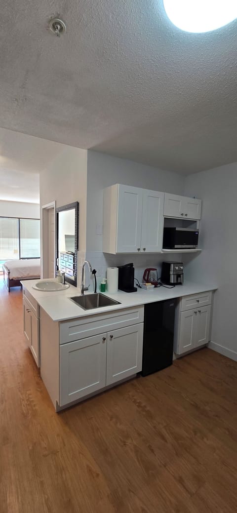 Club Double Room, 1 Queen Bed with Sofa bed, Mobility Accessible, Non Smoking | Living area | 43-inch Smart TV with digital channels