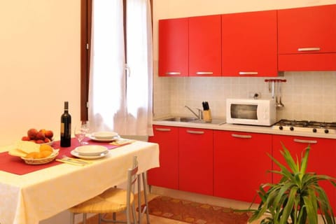 Apartment, 1 Bedroom | Private kitchenette