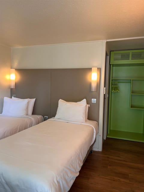 Standard Room, 2 Twin Beds | Premium bedding, desk, laptop workspace, iron/ironing board