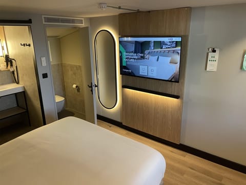 Standard Room, 1 Double Bed | Premium bedding, desk, blackout drapes, soundproofing