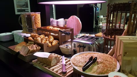 Daily buffet breakfast for a fee
