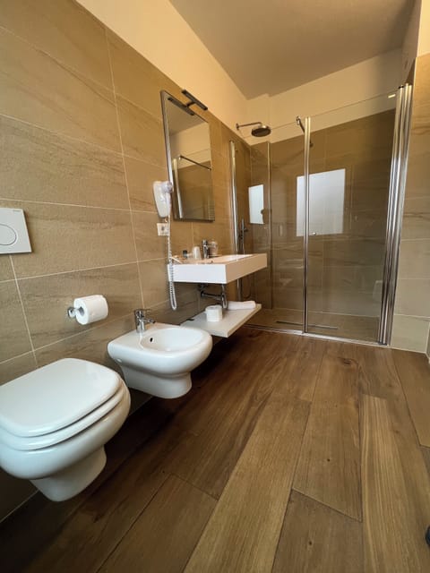 Family Room | In-room safe, desk, laptop workspace, iron/ironing board