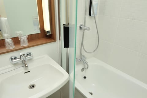 Eco-friendly toiletries, towels