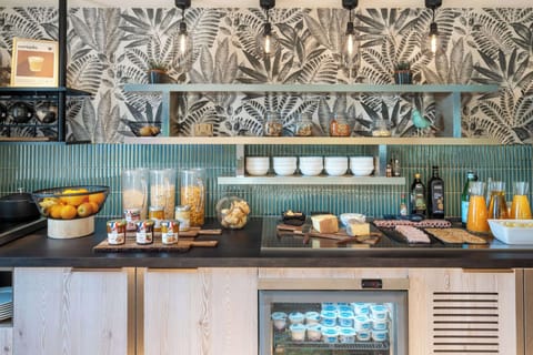 Daily buffet breakfast (EUR 14.9 per person)