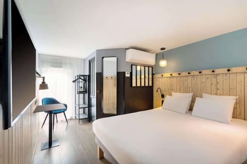 Premium bedding, individually furnished, desk, soundproofing