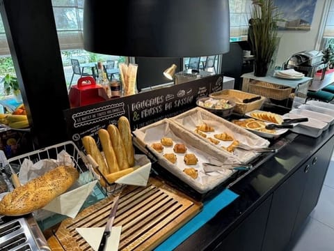 Daily buffet breakfast (EUR 12.9 per person)