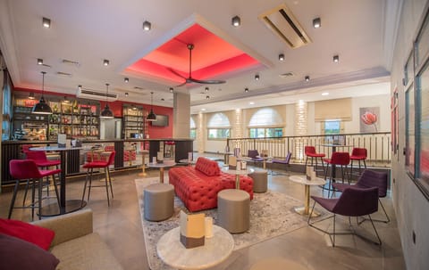Lobby lounge
