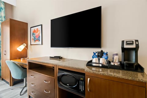 Room, 1 King Bed | Premium bedding, in-room safe, soundproofing, free WiFi