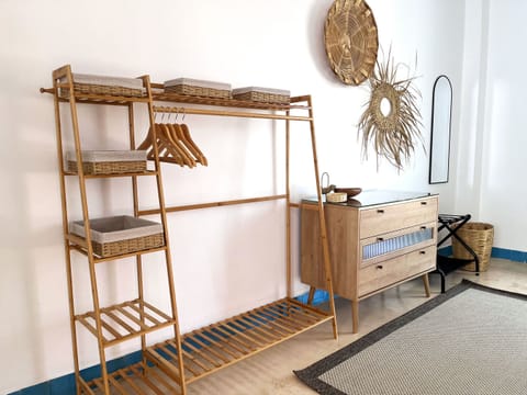 Laptop workspace, free WiFi, bed sheets