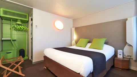 Standard Room, Multiple Beds (Junior Bed up to 10 years) | Desk, soundproofing, iron/ironing board, free cribs/infant beds